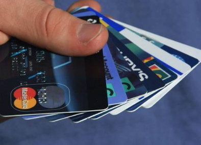 一不小心信用卡又被扣年费了，如何追回？