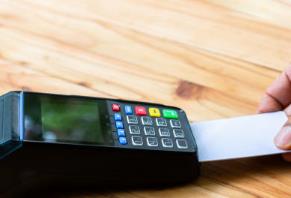 信用卡取现后需要还款吗？如何使用信用卡在POS机上刷卡？