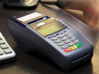 信用卡POS机提现需要缴纳手续费吗？ 