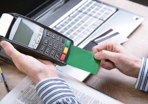 信用卡刷卡时有哪些注意事项？信用卡取现有哪些手续费？